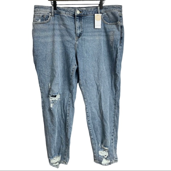 NWT Lane Bryant Distressed Light Wash Signature Fit Boyfriend Jean Size 18 - Picture 2 of 11